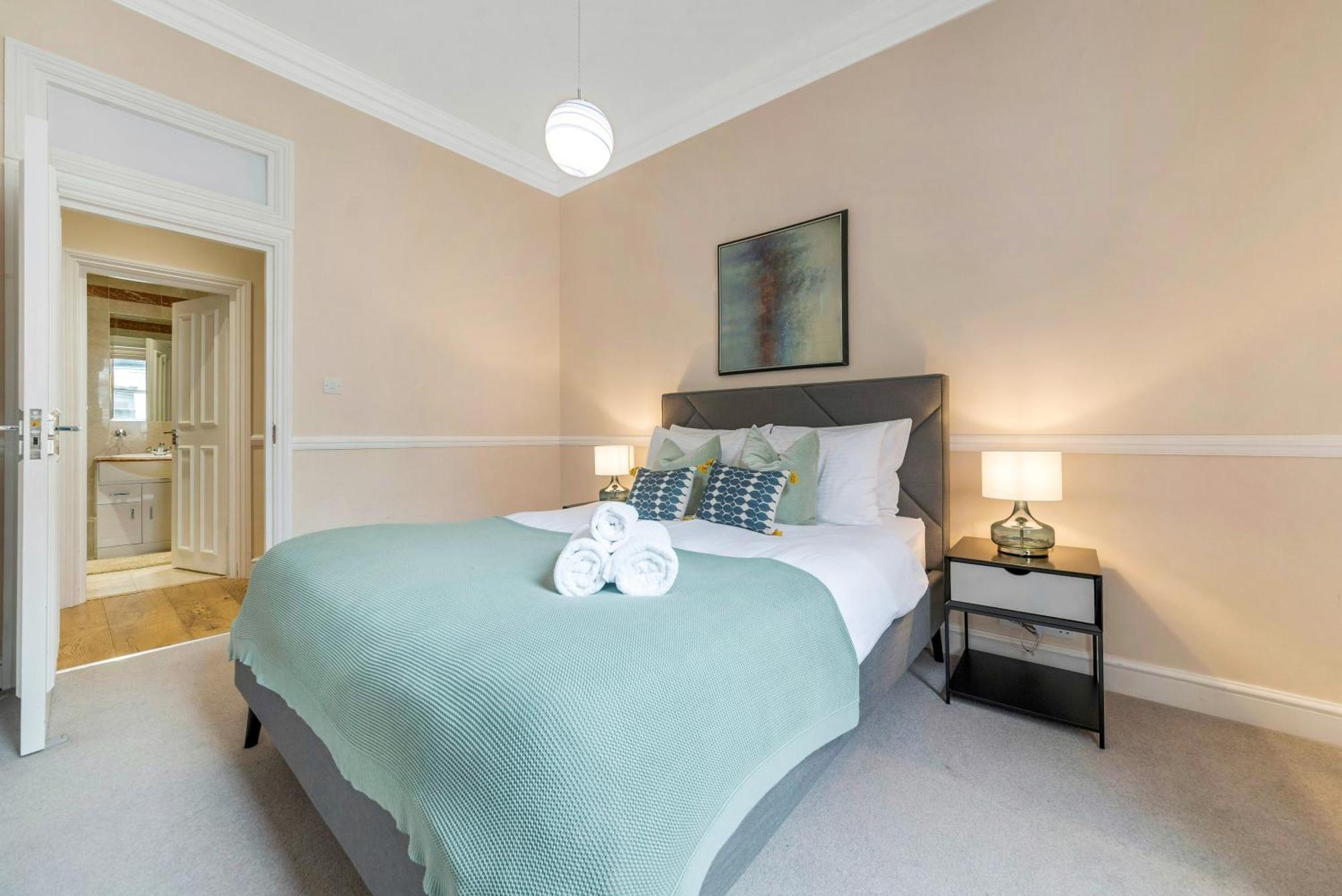 Spectacular 3 Bed In Berkeley Sq Mayfair Londres Exterior foto