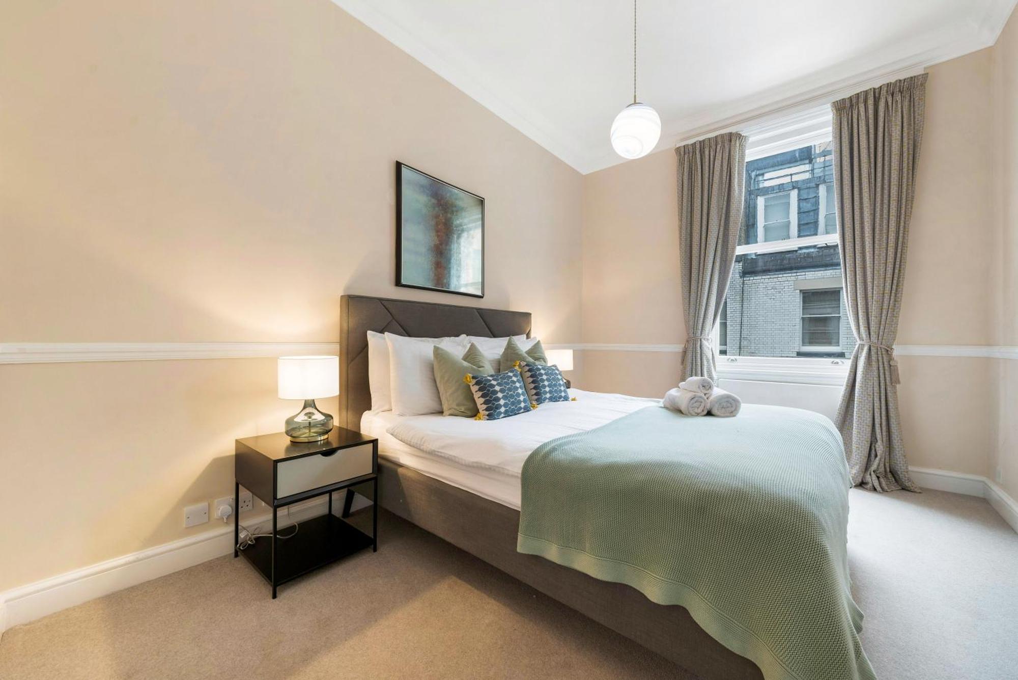 Spectacular 3 Bed In Berkeley Sq Mayfair Londres Exterior foto