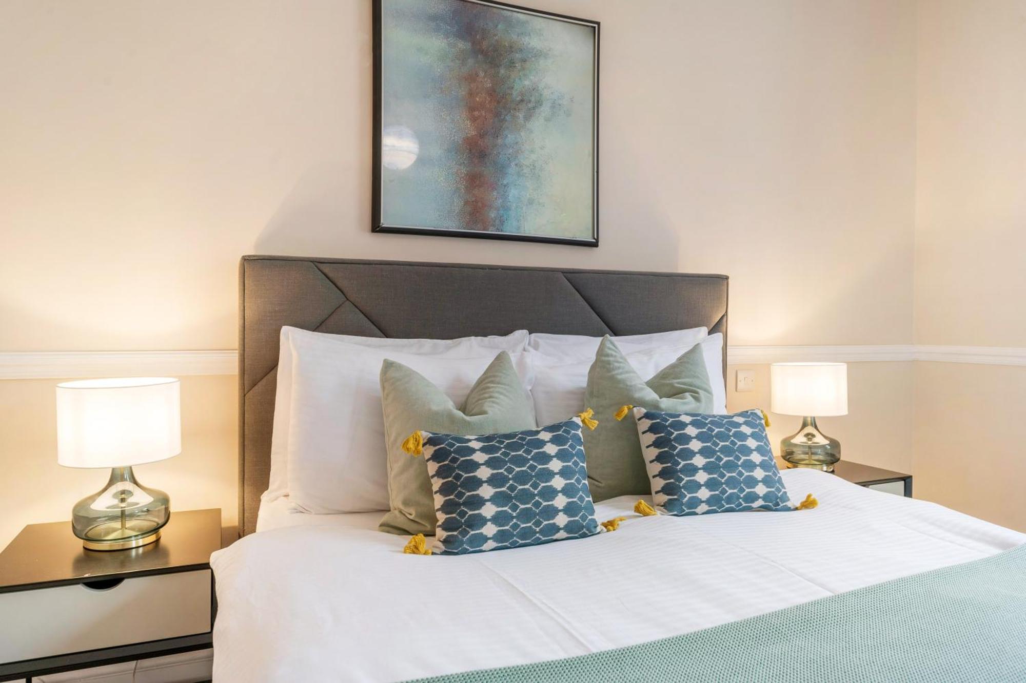 Spectacular 3 Bed In Berkeley Sq Mayfair Londres Exterior foto
