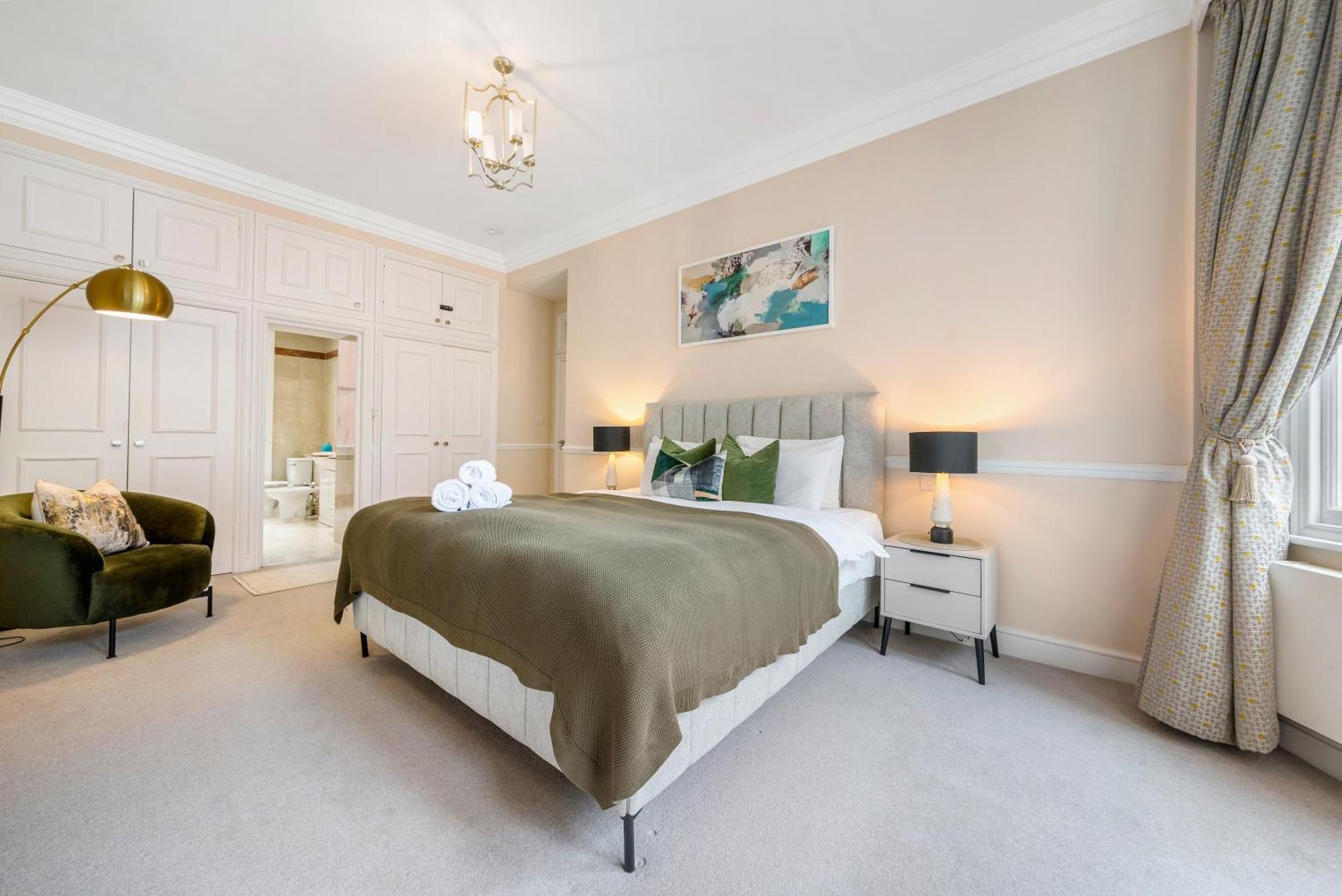 Spectacular 3 Bed In Berkeley Sq Mayfair Londres Exterior foto